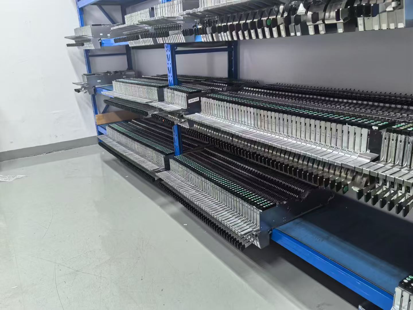 Últimos blogs de la empresa sobre ¿ Qué papel desempeñan las piezas de la máquina SMT en la precisión de la serigrafía?